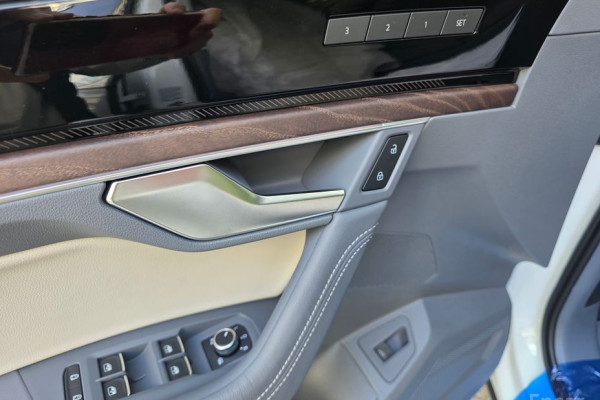 2025 Volkswagen Touareg с пробегом 21 км