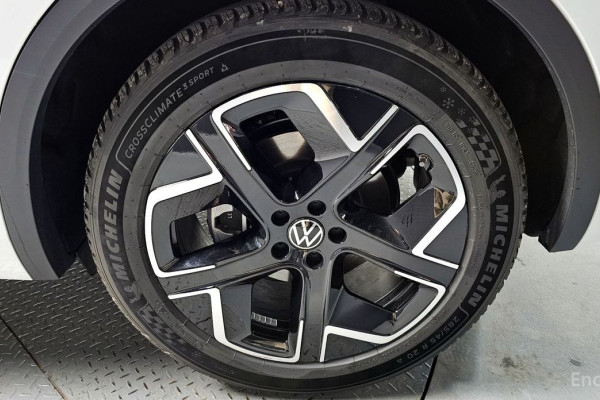 2024 Volkswagen Touareg с пробегом 5 655 км