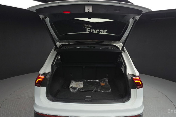 2022 Volkswagen Tiguan с пробегом 16 382 км