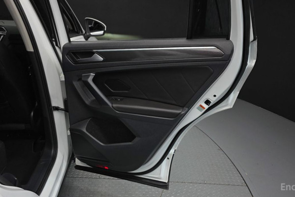 2022 Volkswagen Tiguan с пробегом 16 382 км