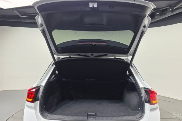 2021 Volkswagen T-Roc с пробегом 62 046 км