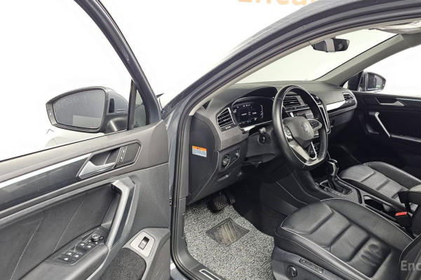 2023 Volkswagen Tiguan с пробегом 42 434 км