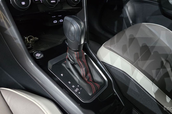 2022 Volkswagen T-Roc с пробегом 62 976 км