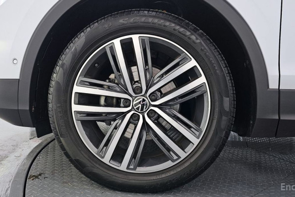 2022 Volkswagen Tiguan с пробегом 15 702 км