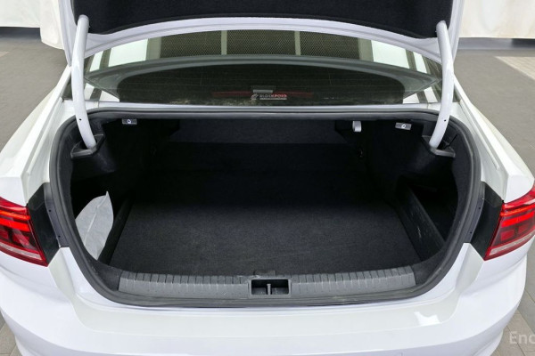 2022 Volkswagen Passat с пробегом 82 481 км