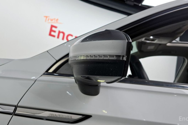 2022 Volkswagen Tiguan с пробегом 49 702 км