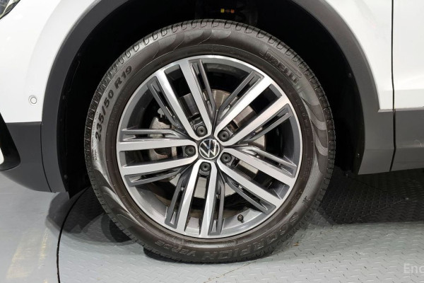 2023 Volkswagen Tiguan с пробегом 29 122 км