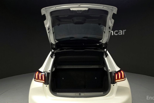 2020 Peugeot 208 с пробегом 123 414 км