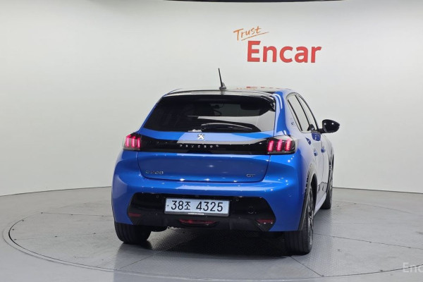 2023 Peugeot 208 с пробегом 43 006 км