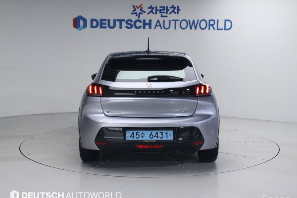 2023 Peugeot 208 с пробегом 36 671 км