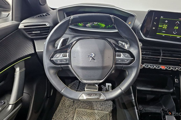 2021 Peugeot 2008 с пробегом 34 251 км