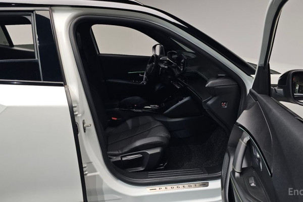 2023 Peugeot 2008 с пробегом 38 298 км