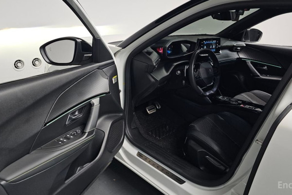 2023 Peugeot 2008 с пробегом 38 298 км