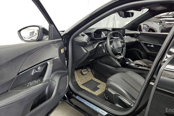 2021 Peugeot 2008 с пробегом 122 500 км