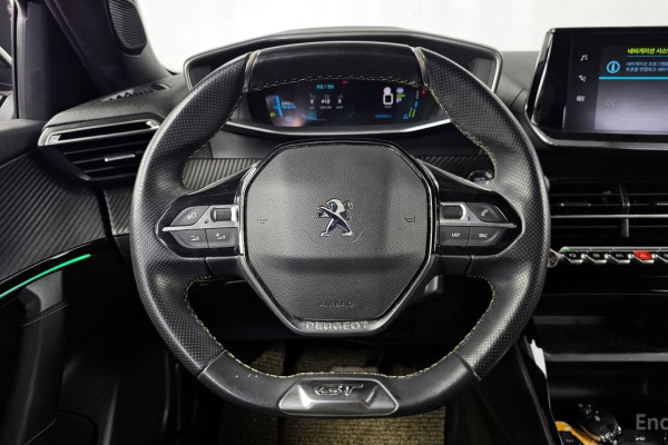 2021 Peugeot 2008 с пробегом 122 500 км