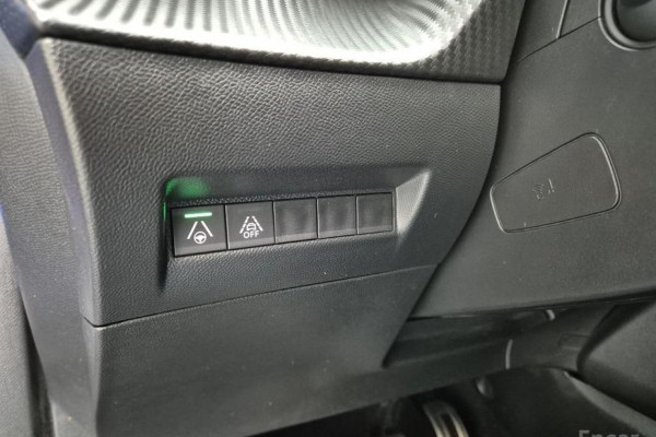 2022 Peugeot 2008 с пробегом 81 956 км