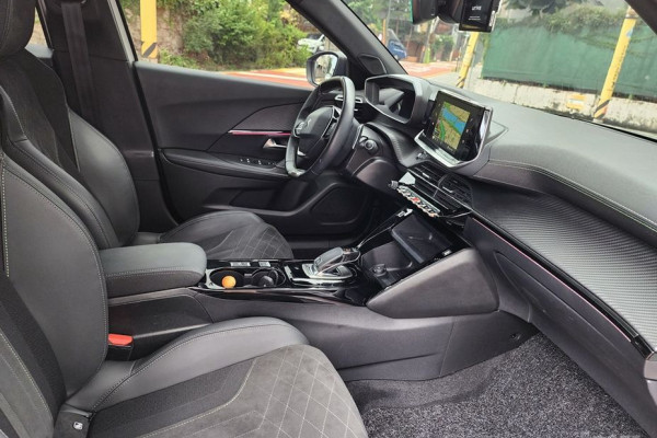 2021 Peugeot 2008 с пробегом 59 958 км