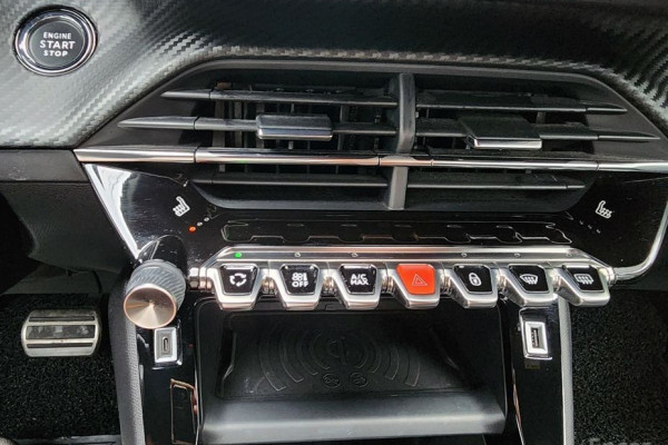 2021 Peugeot 2008 с пробегом 59 958 км