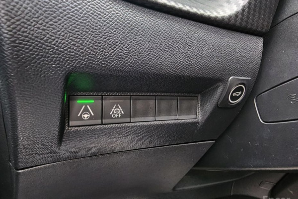 2021 Peugeot 2008 с пробегом 59 958 км