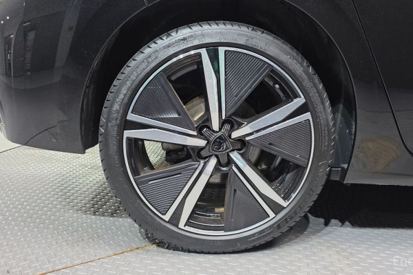 2022 Peugeot 308 с пробегом 65 190 км