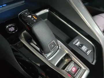 2023 Peugeot 3008 с пробегом 43 175 км