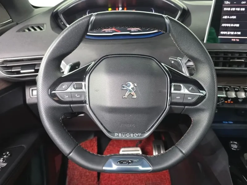 2023 Peugeot 3008 с пробегом 43 175 км
