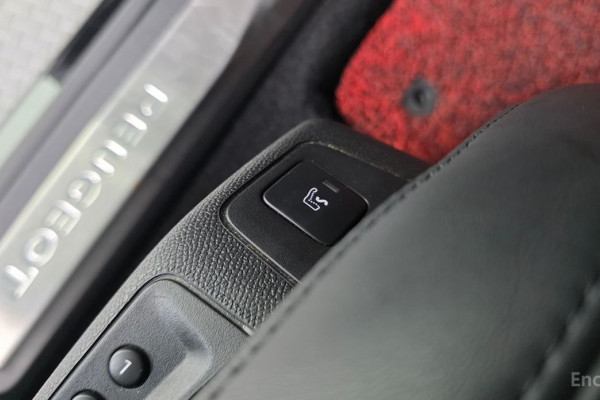 2023 Peugeot 3008 с пробегом 43 175 км