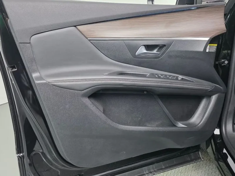 2023 Peugeot 3008 с пробегом 43 175 км