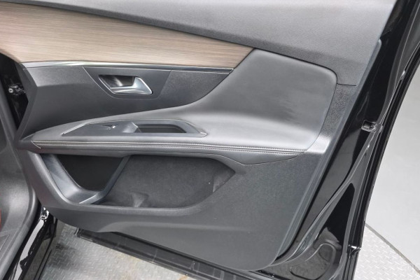 2023 Peugeot 3008 с пробегом 43 175 км