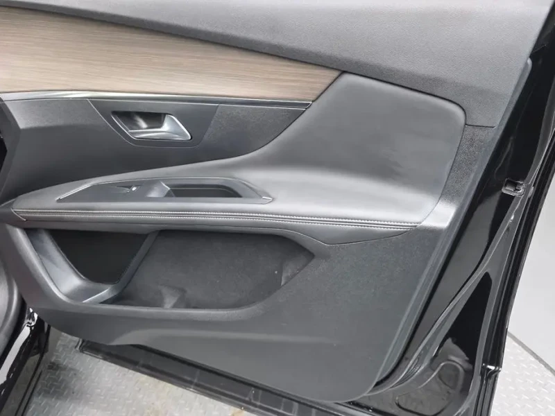 2023 Peugeot 3008 с пробегом 43 175 км