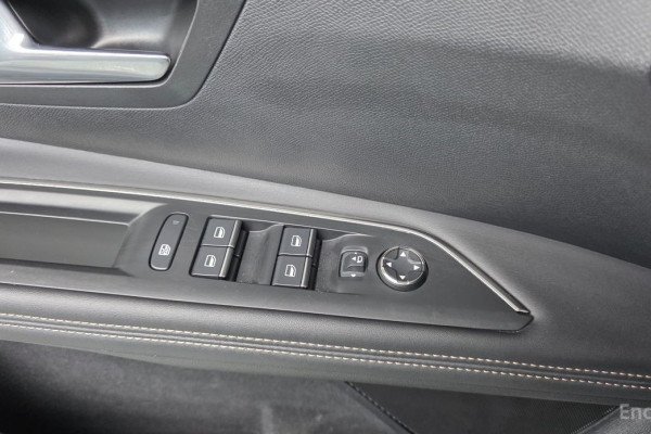 2023 Peugeot 3008 с пробегом 43 175 км