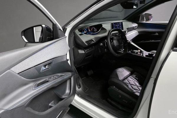 2024 Peugeot 3008 с пробегом 18 287 км