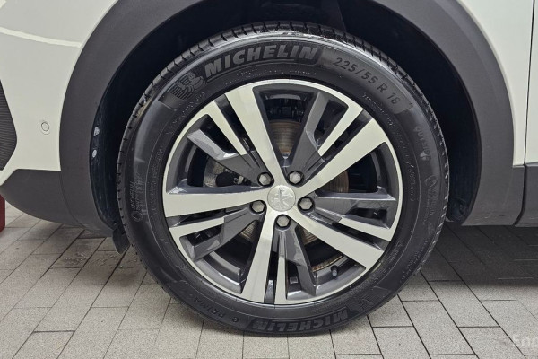 2024 Peugeot 3008 с пробегом 10 971 км