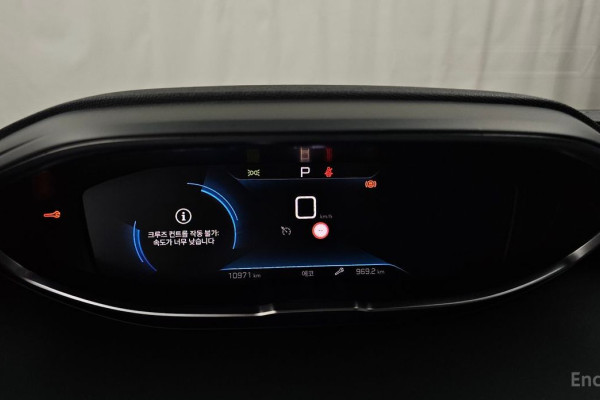 2024 Peugeot 3008 с пробегом 10 971 км