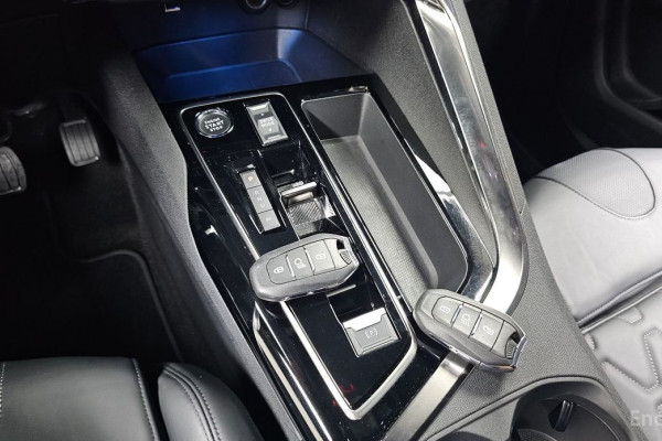 2024 Peugeot 3008 с пробегом 10 971 км