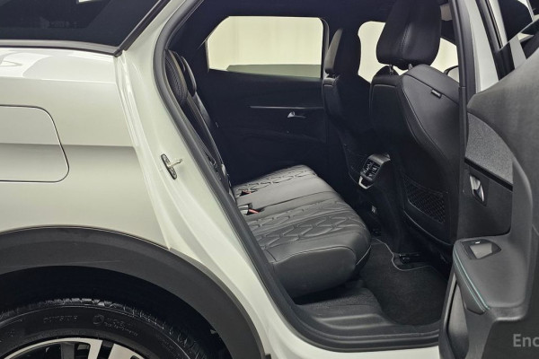 2024 Peugeot 3008 с пробегом 10 971 км