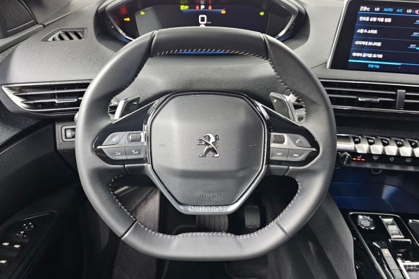 2024 Peugeot 3008 с пробегом 10 971 км