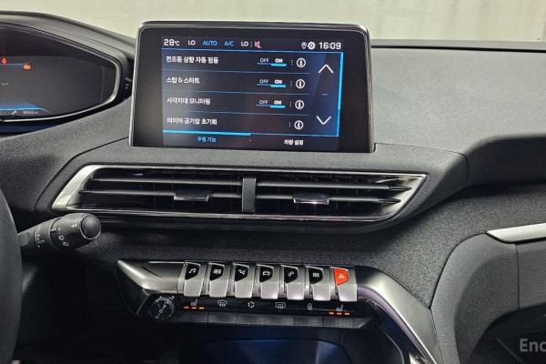 2024 Peugeot 3008 с пробегом 10 971 км