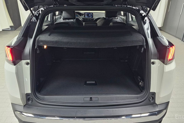 2024 Peugeot 3008 с пробегом 10 971 км