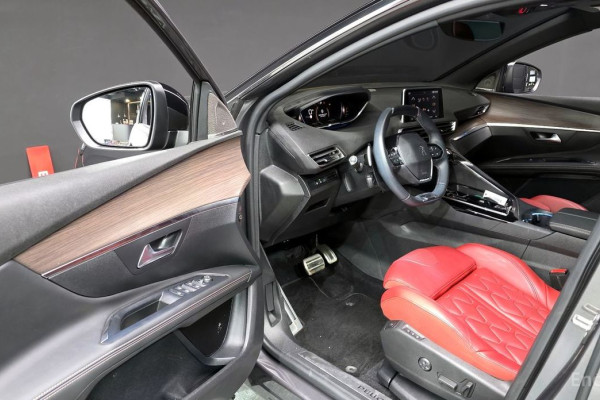 2024 Peugeot 5008 с пробегом 30 352 км