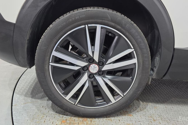 2024 Peugeot 5008 с пробегом 16 137 км