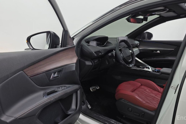 2024 Peugeot 5008 с пробегом 16 137 км