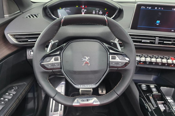 2024 Peugeot 5008 с пробегом 16 137 км