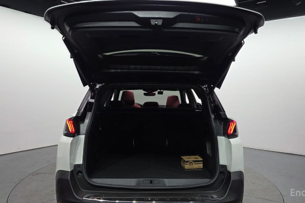 2024 Peugeot 5008 с пробегом 16 137 км