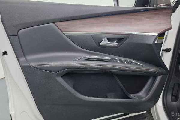 2024 Peugeot 5008 с пробегом 16 137 км