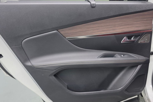 2024 Peugeot 5008 с пробегом 16 137 км