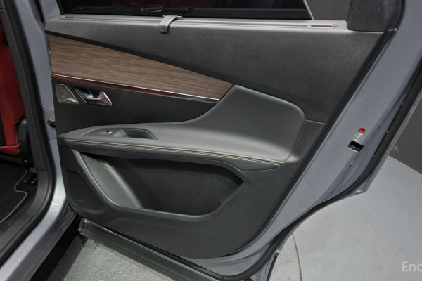 2024 Peugeot 5008 с пробегом 36 468 км