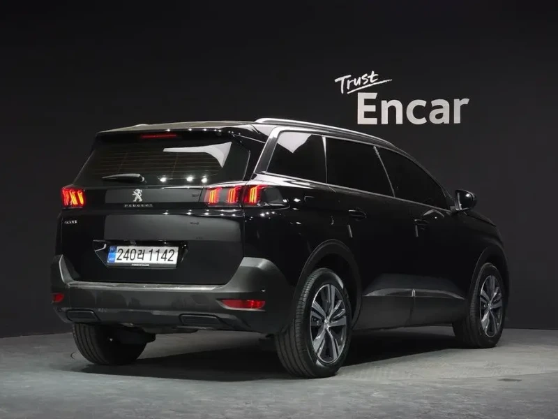 2024 Peugeot 5008 с пробегом 11 718 км