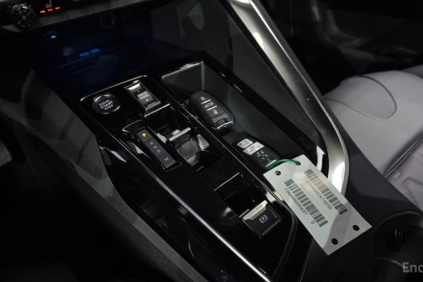 2024 Peugeot 5008 с пробегом 11 718 км