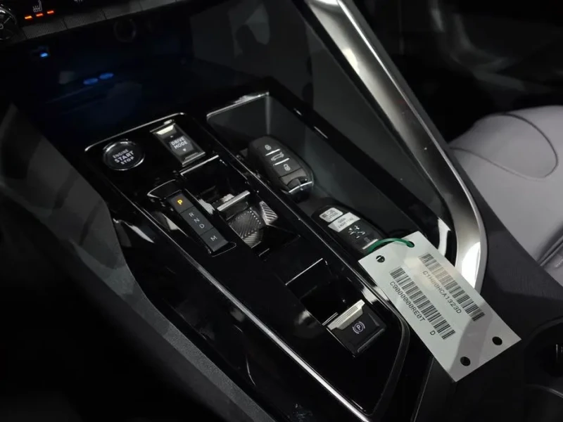 2024 Peugeot 5008 с пробегом 11 718 км